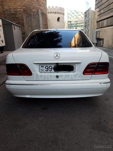 Mercedes E 220 2001, 410,000 km - 2.2 l - Bakı
