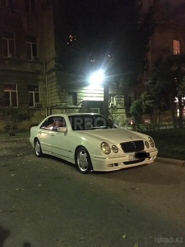 Mercedes E 220 2001, 410,000 km - 2.2 l - Bakı