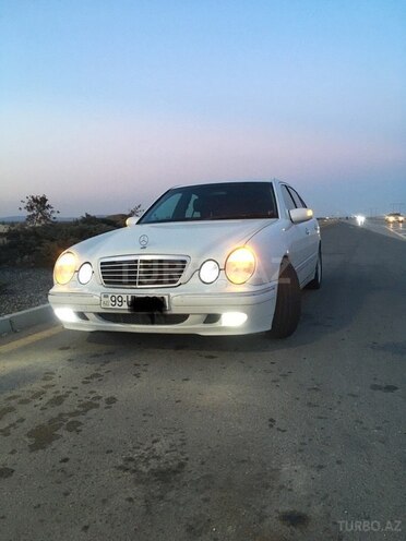 Mercedes E 220 2001, 410,000 km - 2.2 l - Bakı
