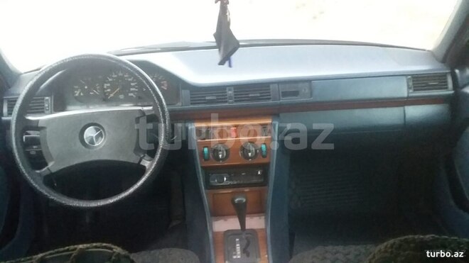 Mercedes E 230 1991, 273,000 km - 2.3 l - Bakı