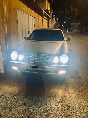 Mercedes E 280 1999, 264,000 km - 2.8 l - Bakı
