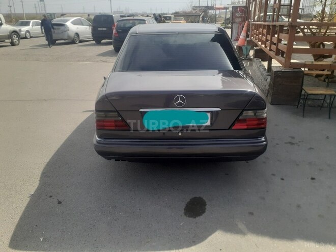Mercedes E 220 1995, 350,000 km - 2.2 l - Bakı