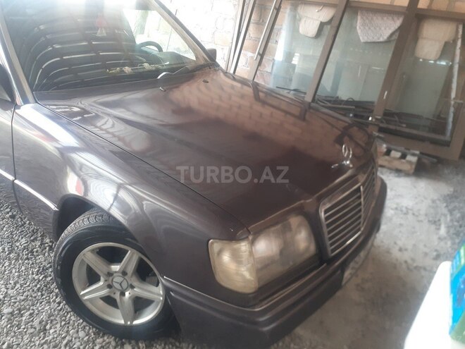 Mercedes E 220 1995, 350,000 km - 2.2 l - Bakı