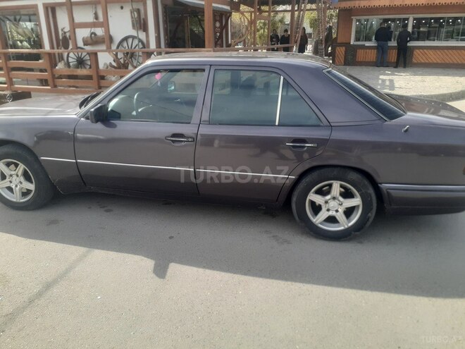 Mercedes E 220 1995, 350,000 km - 2.2 l - Bakı