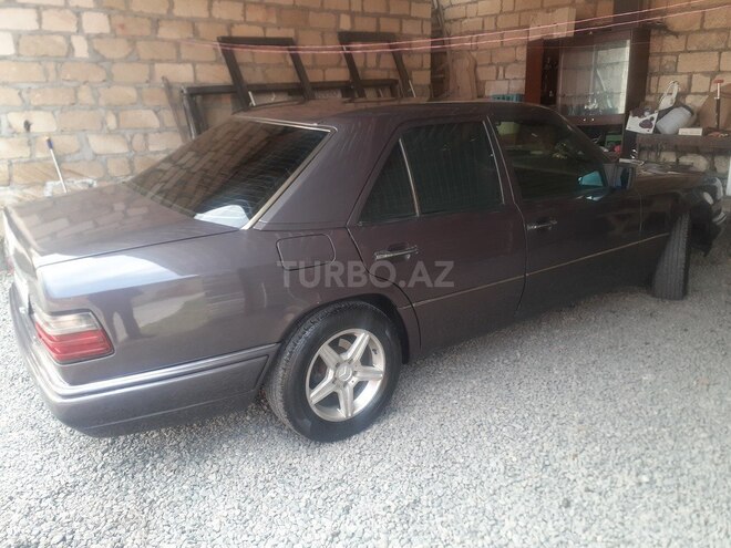 Mercedes E 220 1995, 350,000 km - 2.2 l - Bakı