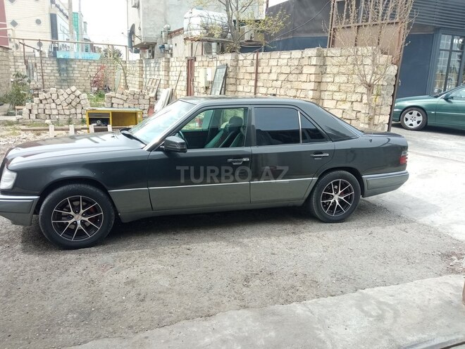 Mercedes E 270 1995, 404,683 km - 2.7 л - Bakı