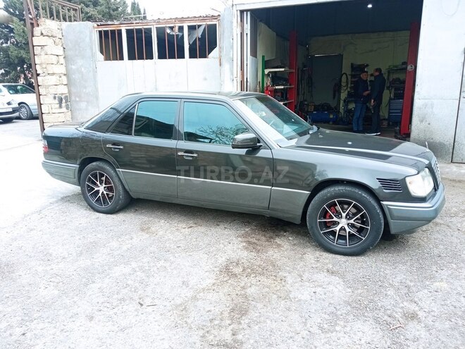 Mercedes E 270 1995, 404,683 km - 2.7 л - Bakı