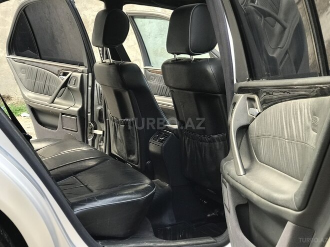 Mercedes E 320 2001, 293,533 km - 3.2 l - Bakı