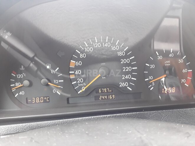 Mercedes C 240 1999, 250,000 km - 2.4 l - Qusar