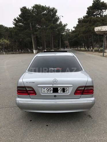 Mercedes E 280 2001, 260,000 km - 2.8 l - Sumqayıt