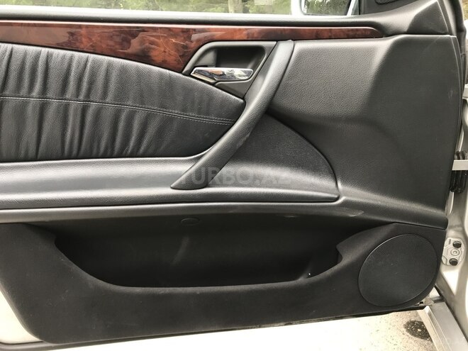 Mercedes E 280 2001, 260,000 km - 2.8 l - Sumqayıt
