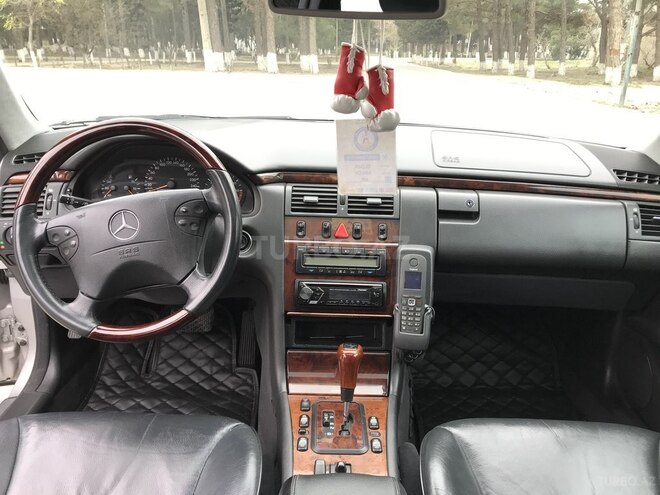 Mercedes E 280 2001, 260,000 km - 2.8 l - Sumqayıt