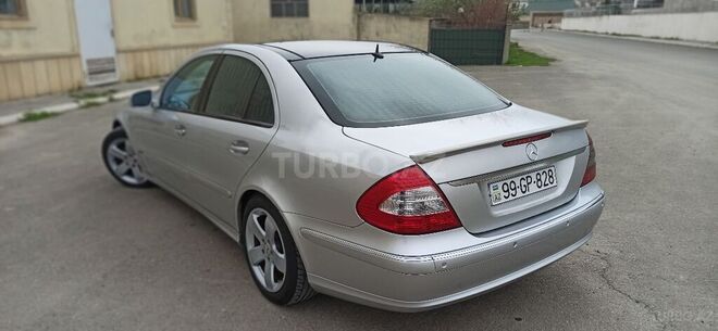 Mercedes E 220 2004, 500,005 km - 2.2 l - Neftçala