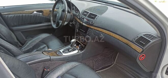 Mercedes E 220 2004, 500,005 km - 2.2 l - Neftçala