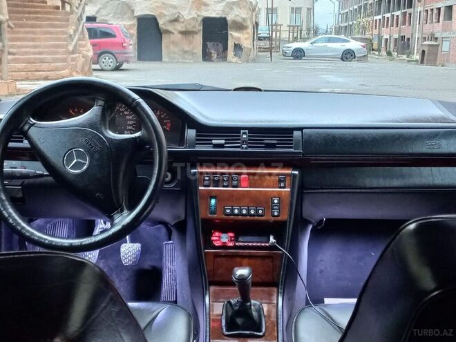Mercedes E 200 1995, 370,000 km - 2.0 l - Bakı