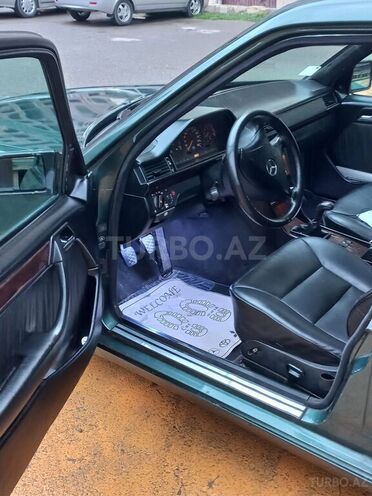 Mercedes E 200 1995, 370,000 km - 2.0 l - Bakı