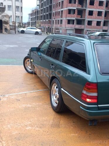 Mercedes E 200 1995, 370,000 km - 2.0 l - Bakı