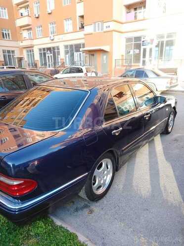 Mercedes E 230 1997, 300,000 km - 2.3 л - Bakı
