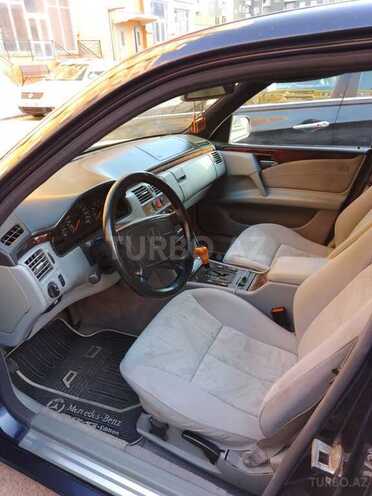 Mercedes E 230 1997, 300,000 km - 2.3 л - Bakı