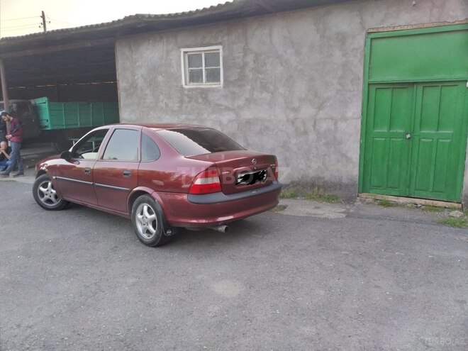 Opel Vectra 1997, 430,035 km - 1.6 l - Qax