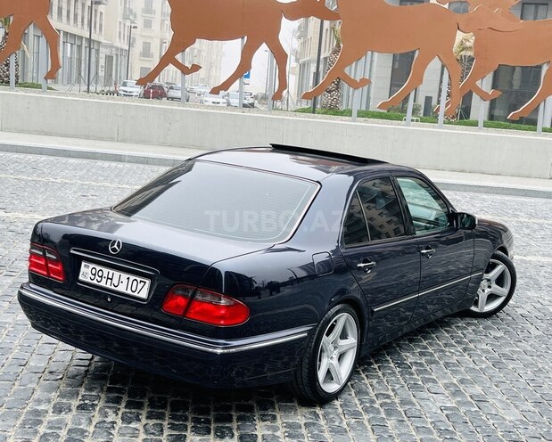 Mercedes E 240 2001, 214,567 km - 2.4 л - Bakı