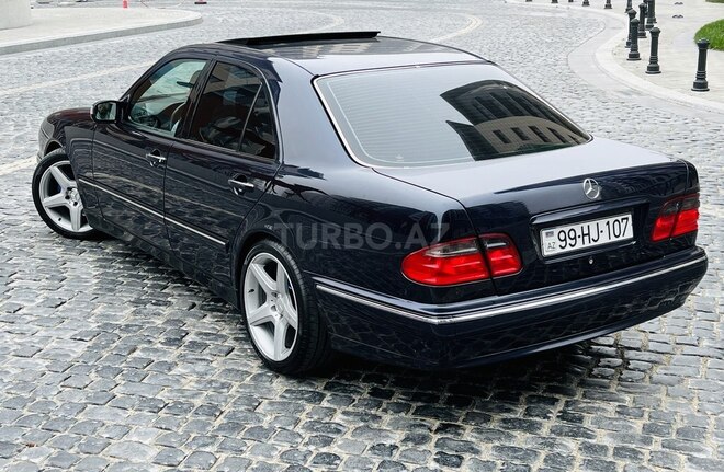 Mercedes E 240 2001, 214,567 km - 2.4 л - Bakı