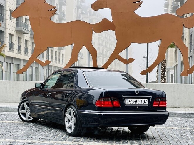 Mercedes E 240 2001, 214,567 km - 2.4 л - Bakı