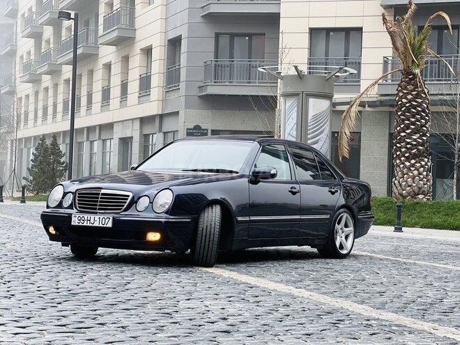Mercedes E 240 2001, 214,567 km - 2.4 л - Bakı