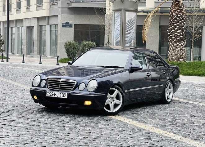 Mercedes E 240 2001, 214,567 km - 2.4 л - Bakı