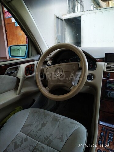Mercedes E 240 1999, 285,000 km - 2.4 л - Bakı