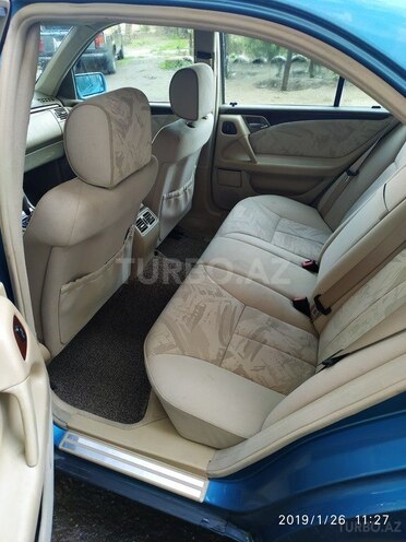 Mercedes E 240 1999, 285,000 km - 2.4 л - Bakı