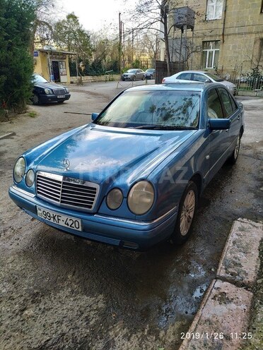 Mercedes E 240 1999, 285,000 km - 2.4 л - Bakı