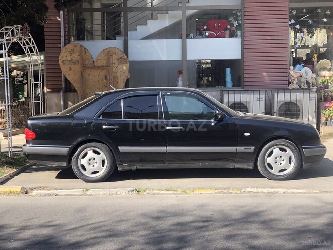 Mercedes E 220 1998, 430,000 km - 2.2 л - Bakı