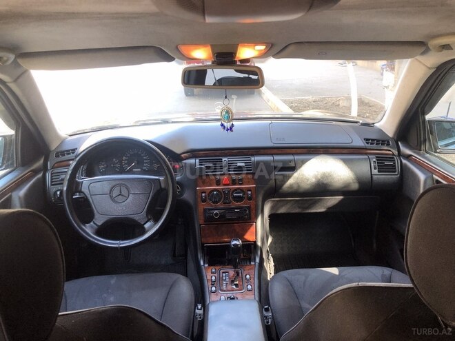 Mercedes E 220 1998, 430,000 km - 2.2 л - Bakı