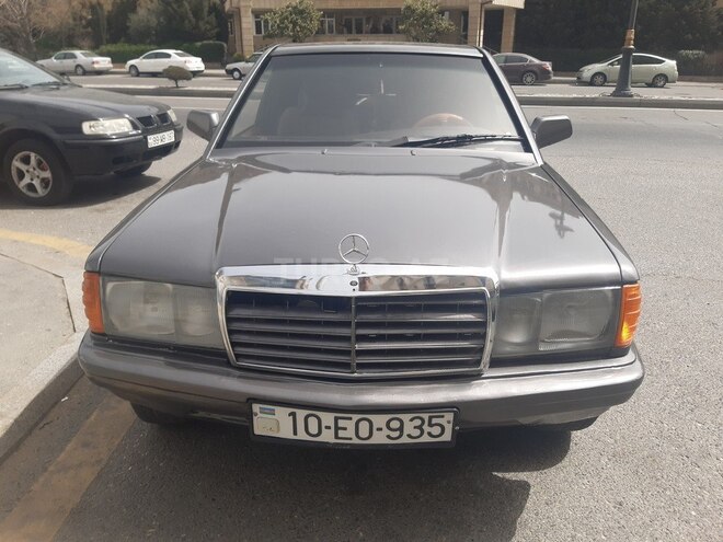 Mercedes 190 1985, 236,000 km - 2.0 л - Bakı