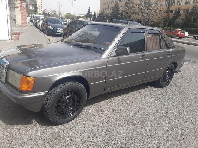 Mercedes 190 1985, 236,000 km - 2.0 л - Bakı
