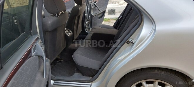 Mercedes E 220 2000, 267,000 km - 2.2 l - Bakı