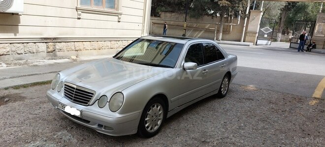 Mercedes E 220 2000, 267,000 km - 2.2 l - Bakı