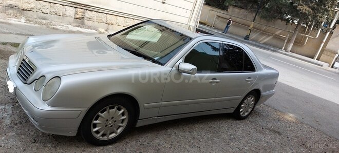 Mercedes E 220 2000, 267,000 km - 2.2 l - Bakı