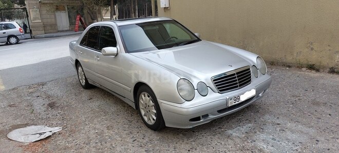 Mercedes E 220 2000, 267,000 km - 2.2 l - Bakı