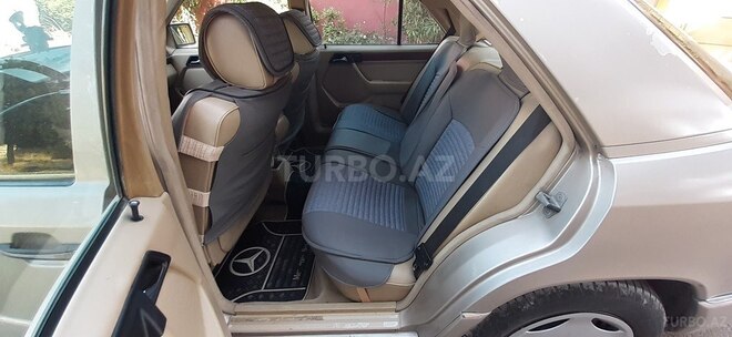 Mercedes E 250 1992, 467,000 km - 2.5 l - Bakı