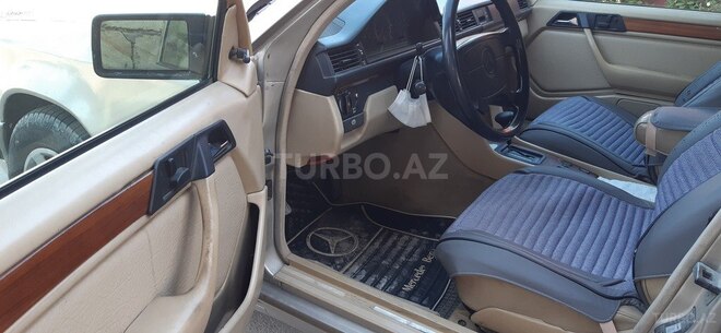 Mercedes E 250 1992, 467,000 km - 2.5 l - Bakı