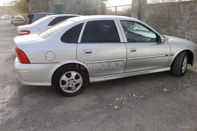 Opel Vectra 2000, 360,000 km - 1.8 l - Bərdə