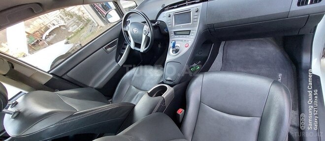 Toyota Prius 2014, 260,500 km - 1.8 l - Qazax