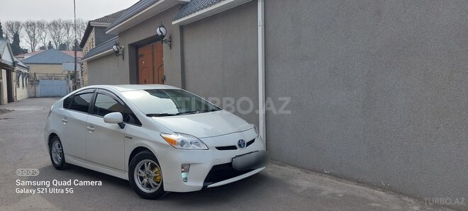 Toyota Prius 2014, 260,500 km - 1.8 l - Qazax
