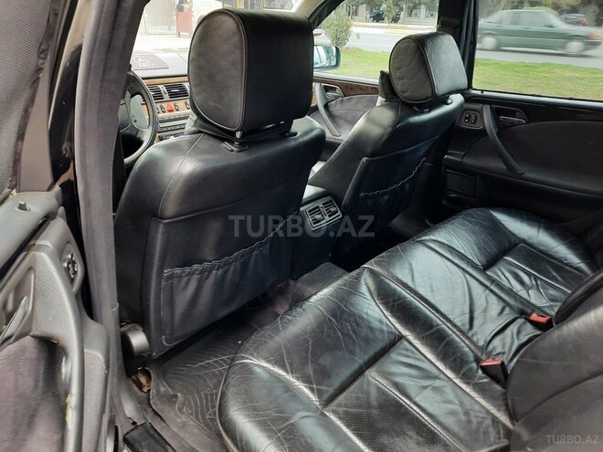 Mercedes E 240 1998, 328,000 km - 2.4 l - Sumqayıt