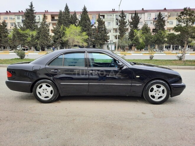 Mercedes E 240 1998, 328,000 km - 2.4 l - Sumqayıt