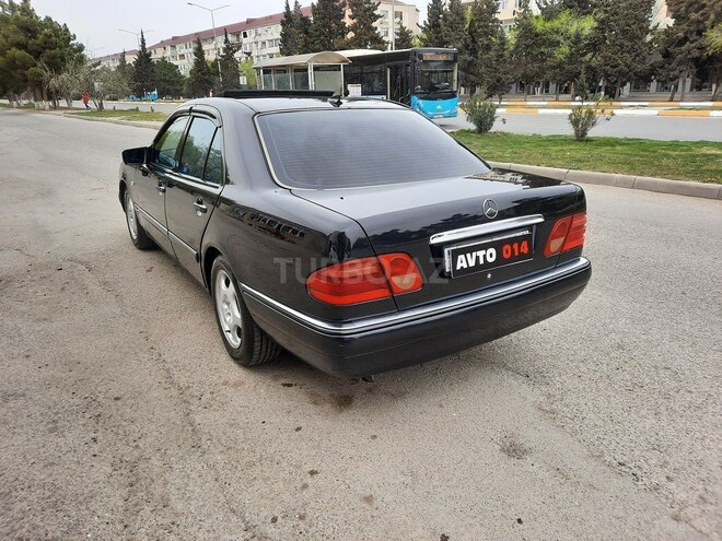 Mercedes E 240 1998, 328,000 km - 2.4 l - Sumqayıt