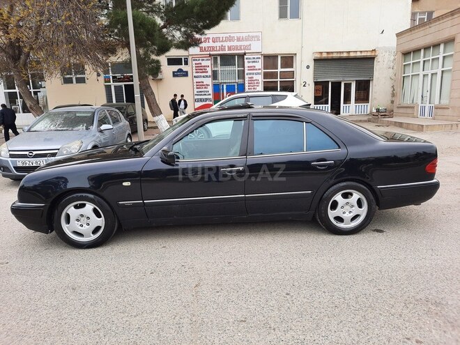Mercedes E 240 1998, 328,000 km - 2.4 l - Sumqayıt