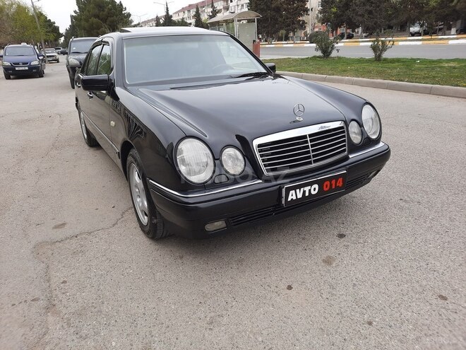 Mercedes E 240 1998, 328,000 km - 2.4 l - Sumqayıt